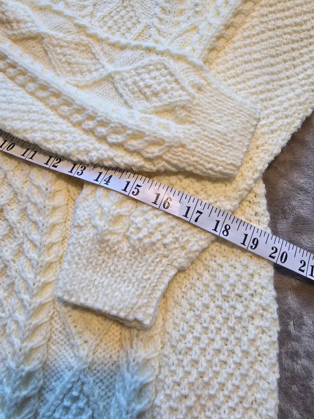 Hand-Knitted O'Grady Clan Heritage Aran Fisherman Sweater – Ultra-Soft Cream Cab - Picture 3 of 6